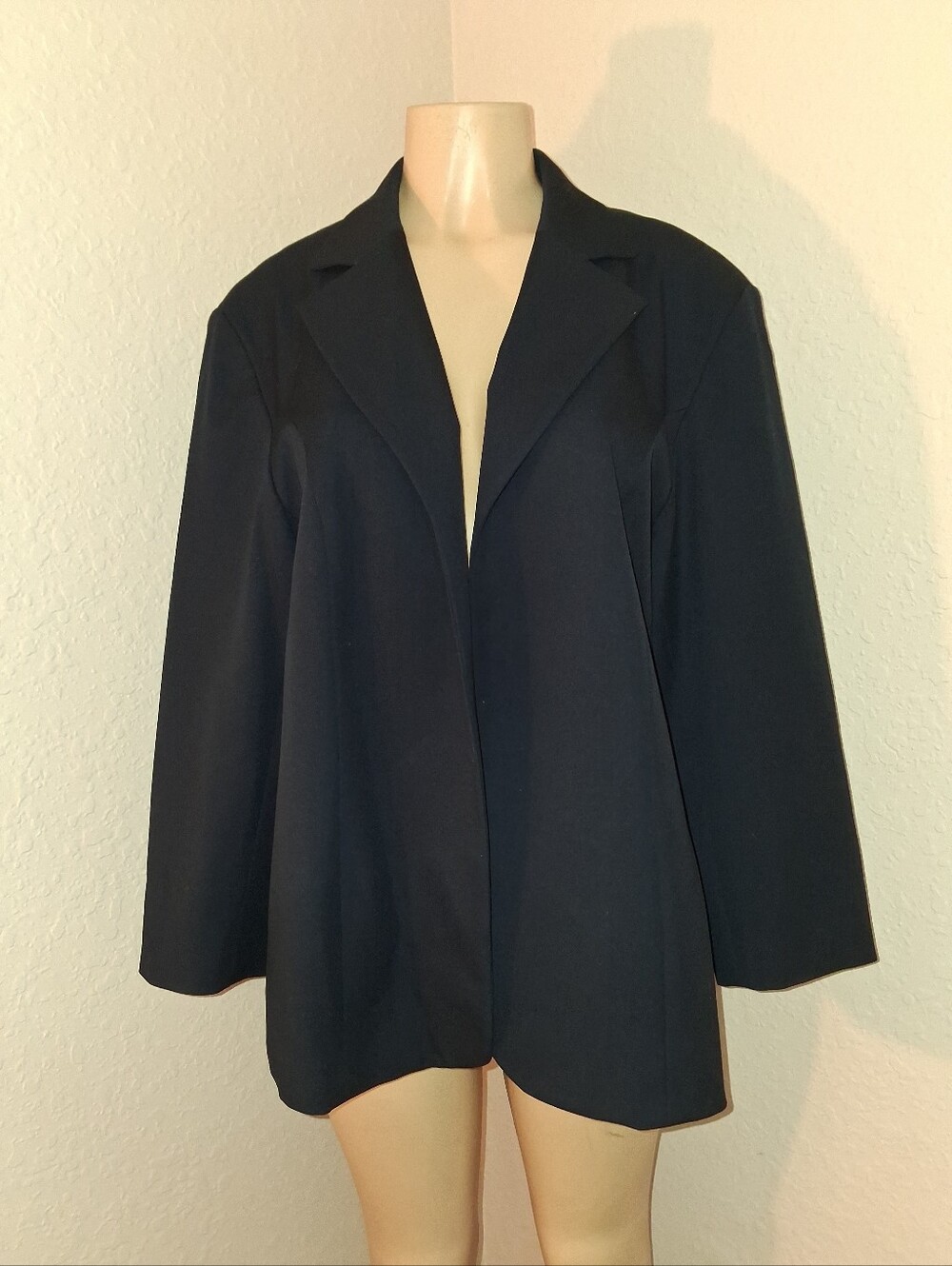 KORINNA BLACK OPEN JACKET SZ 18